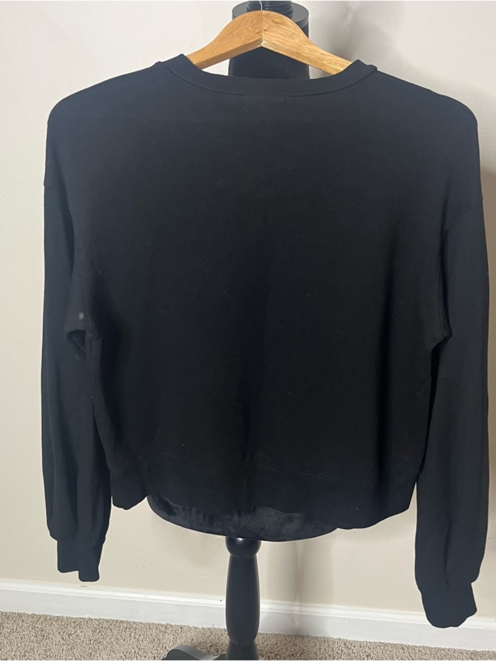Monrow Women’s Black Super Soft V~Neck Fleece Pullover Sweatshirt Sz S - Picture 6 of 9